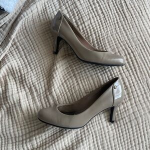 Life Stride Pumps - Nude